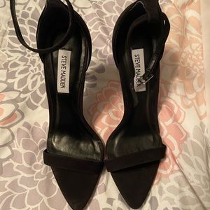 Steve Madden black pumps